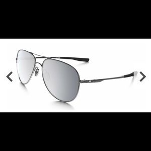 New Oakley Elmont “warm grey” aviator Sunglass